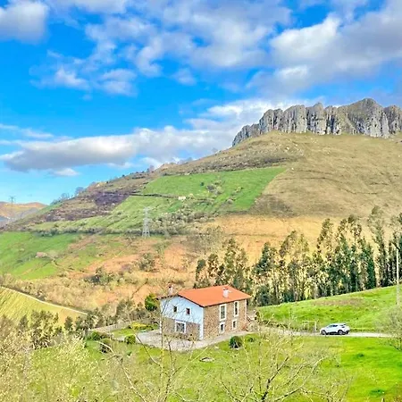 Del Valle, Valles Alpesi faház *